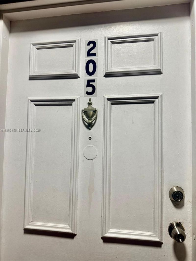1340 W 41st St, Unit 205, Hialeah, FL 33012 Photo