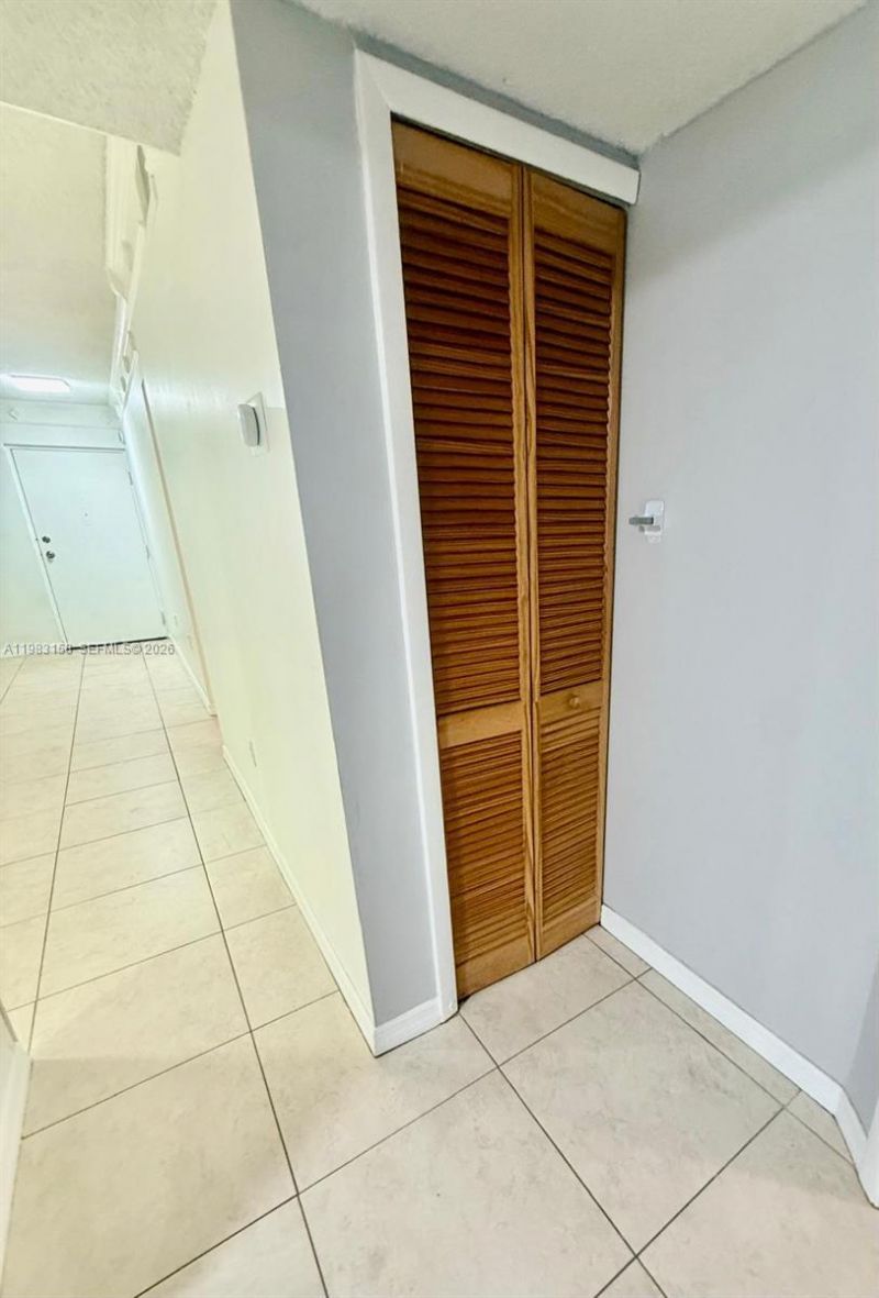 1340 W 41st St, Unit 205, Hialeah, FL 33012 Photo