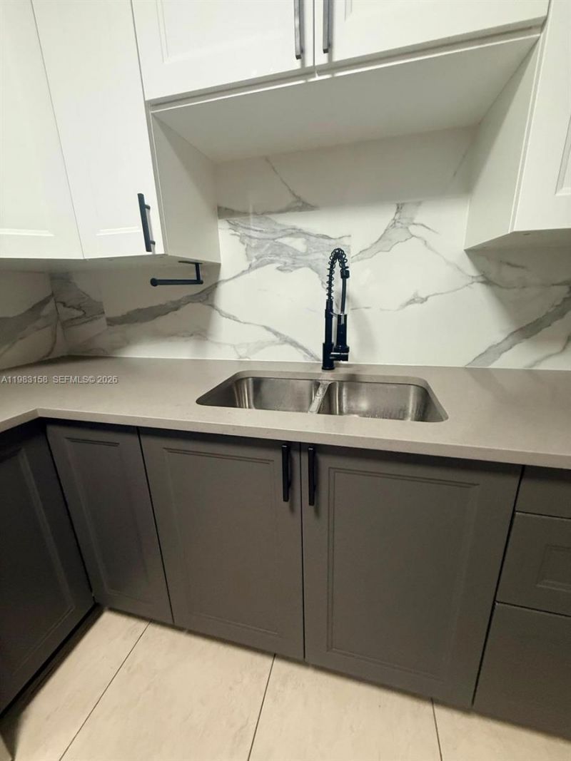 1340 W 41st St, Unit 205, Hialeah, FL 33012 Photo