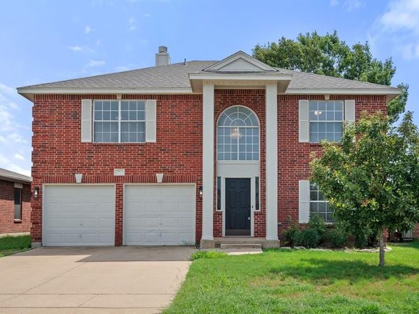 8712 Limestone Drive, Fort Worth, TX 76244