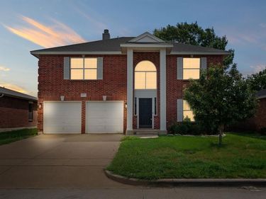 8712 Limestone Drive, Fort Worth, TX 76244