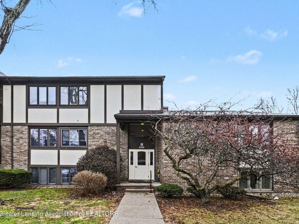 6160 Innkeepers Court, East Lansing, MI 48823