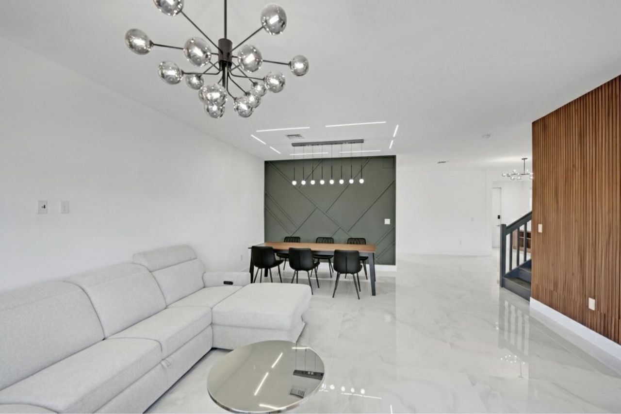 671 NE 191st Terrace, Miami, FL 33179 Photo