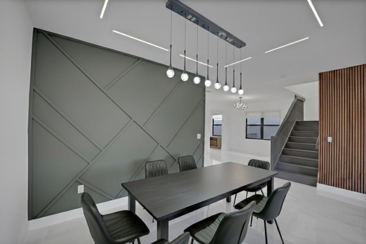 671 NE 191st Terrace, Miami, FL 33179 Photo