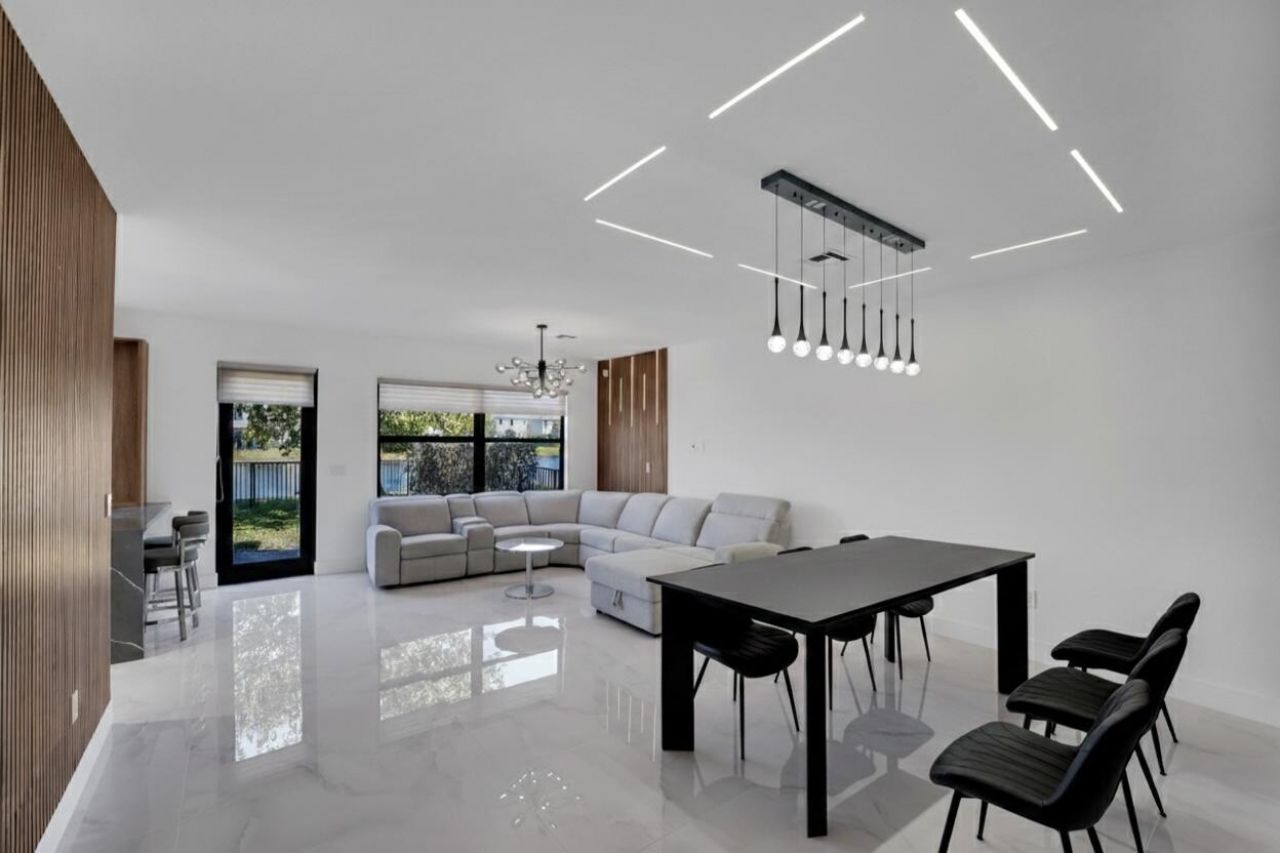 671 NE 191st Terrace, Miami, FL 33179 Photo