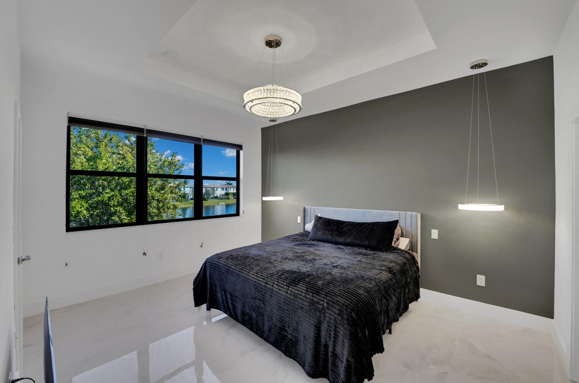 671 NE 191st Terrace, Miami, FL 33179 Photo