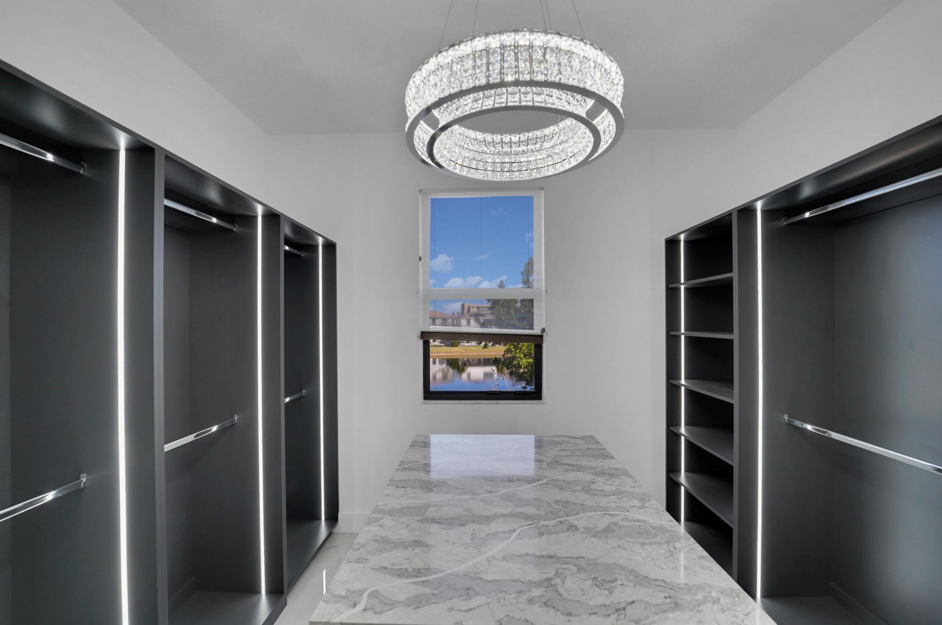 671 NE 191st Terrace, Miami, FL 33179 Photo