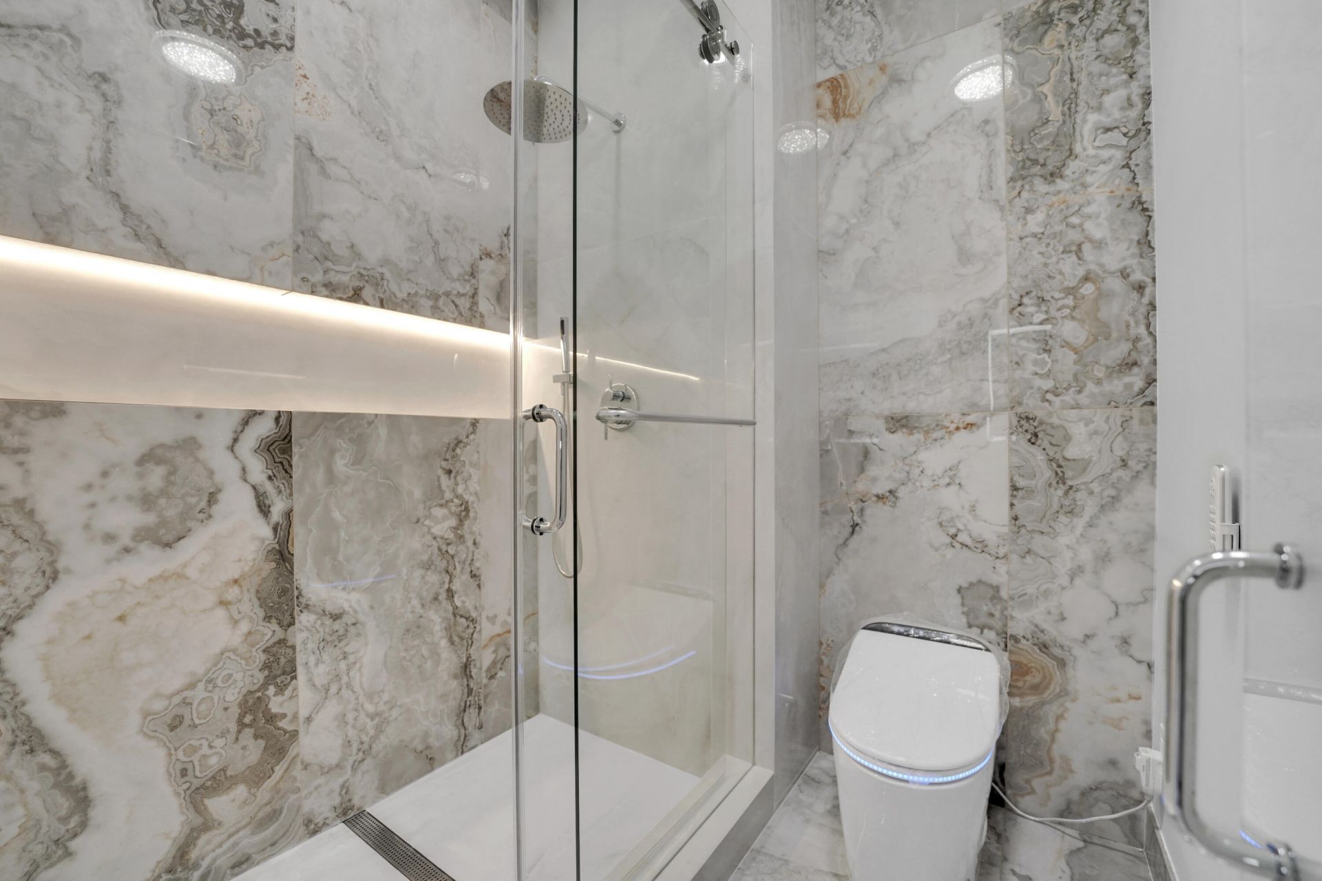 671 NE 191st Terrace, Miami, FL 33179 Photo