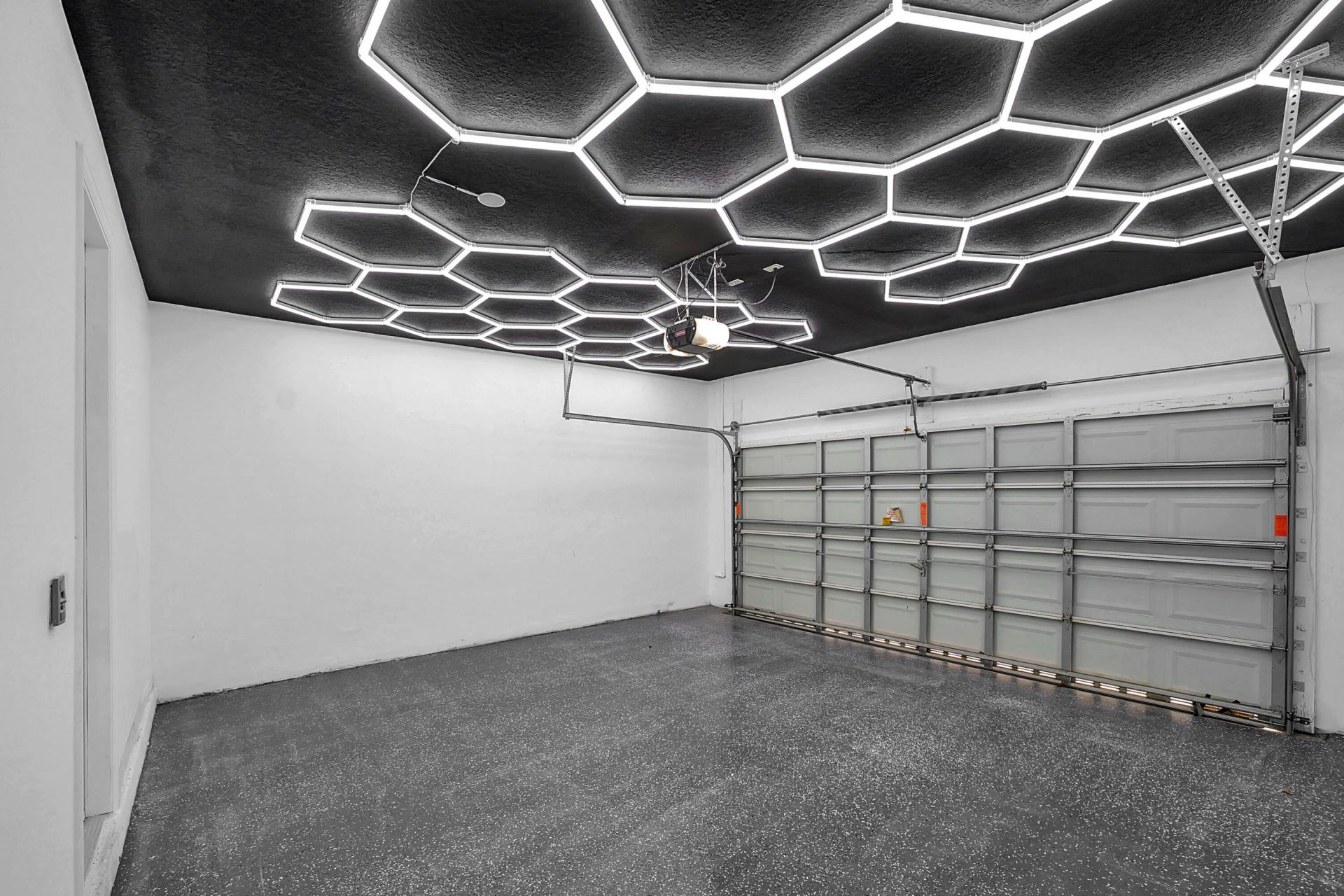 671 NE 191st Terrace, Miami, FL 33179 Photo