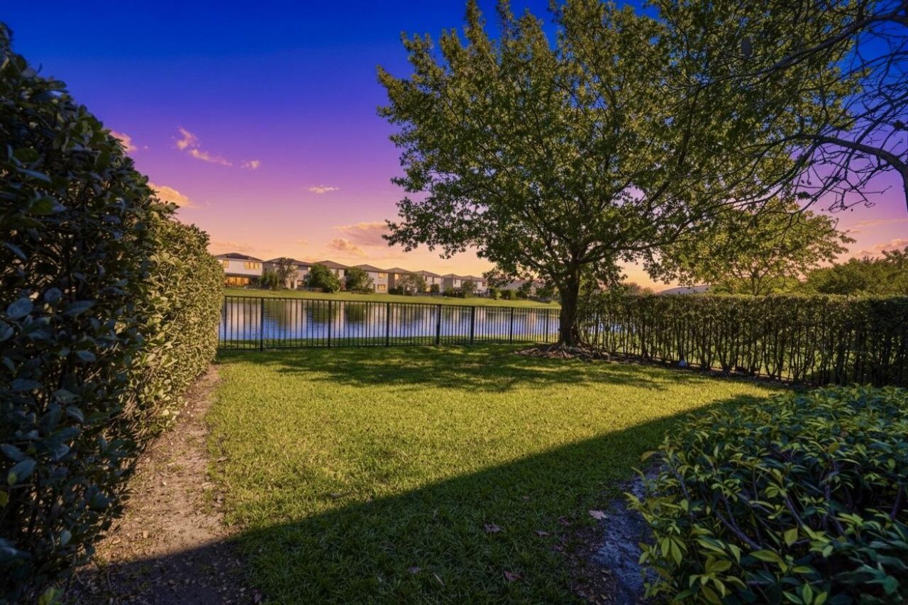 671 NE 191st Terrace, Miami, FL 33179 Photo