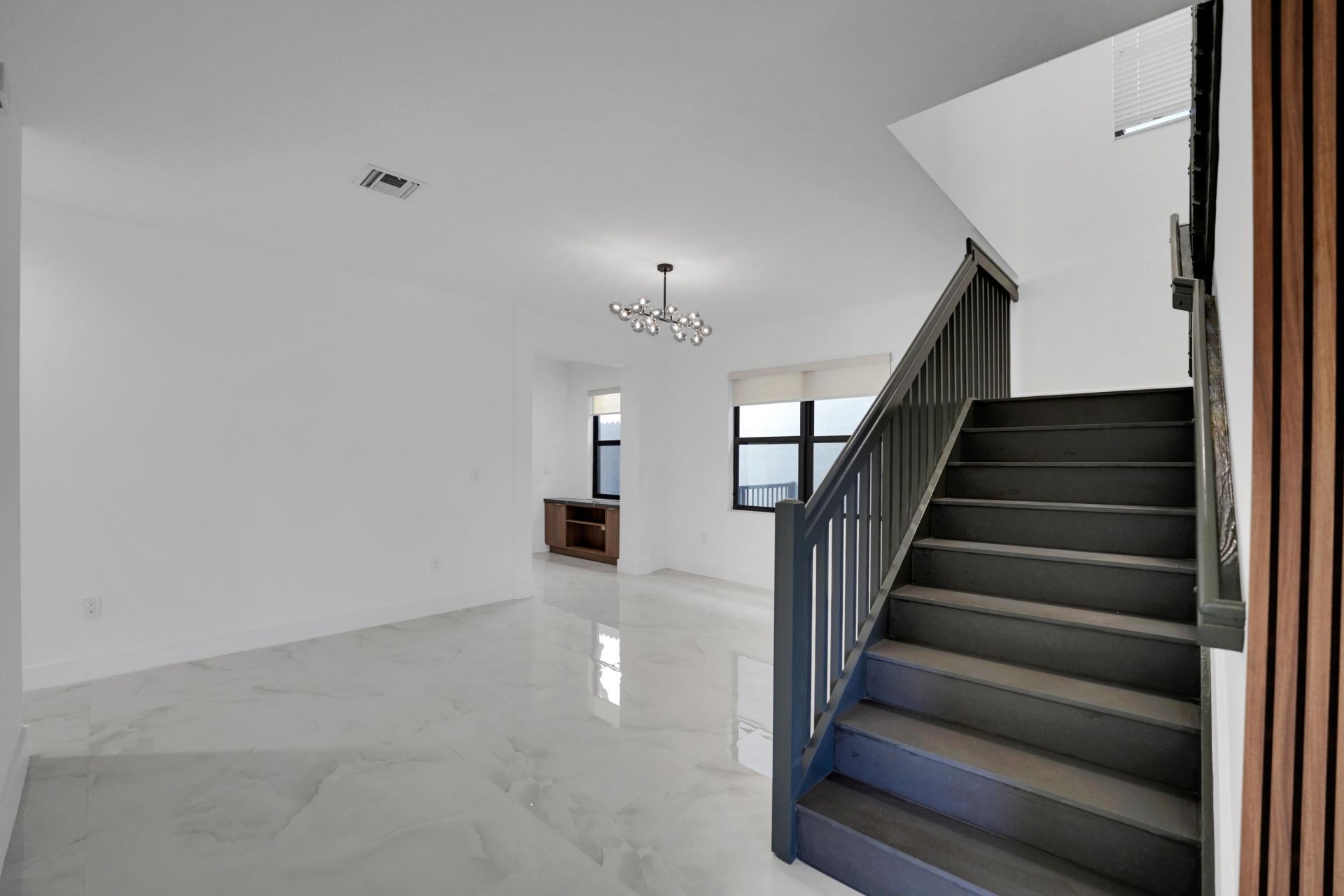 671 NE 191st Terrace, Miami, FL 33179 Photo