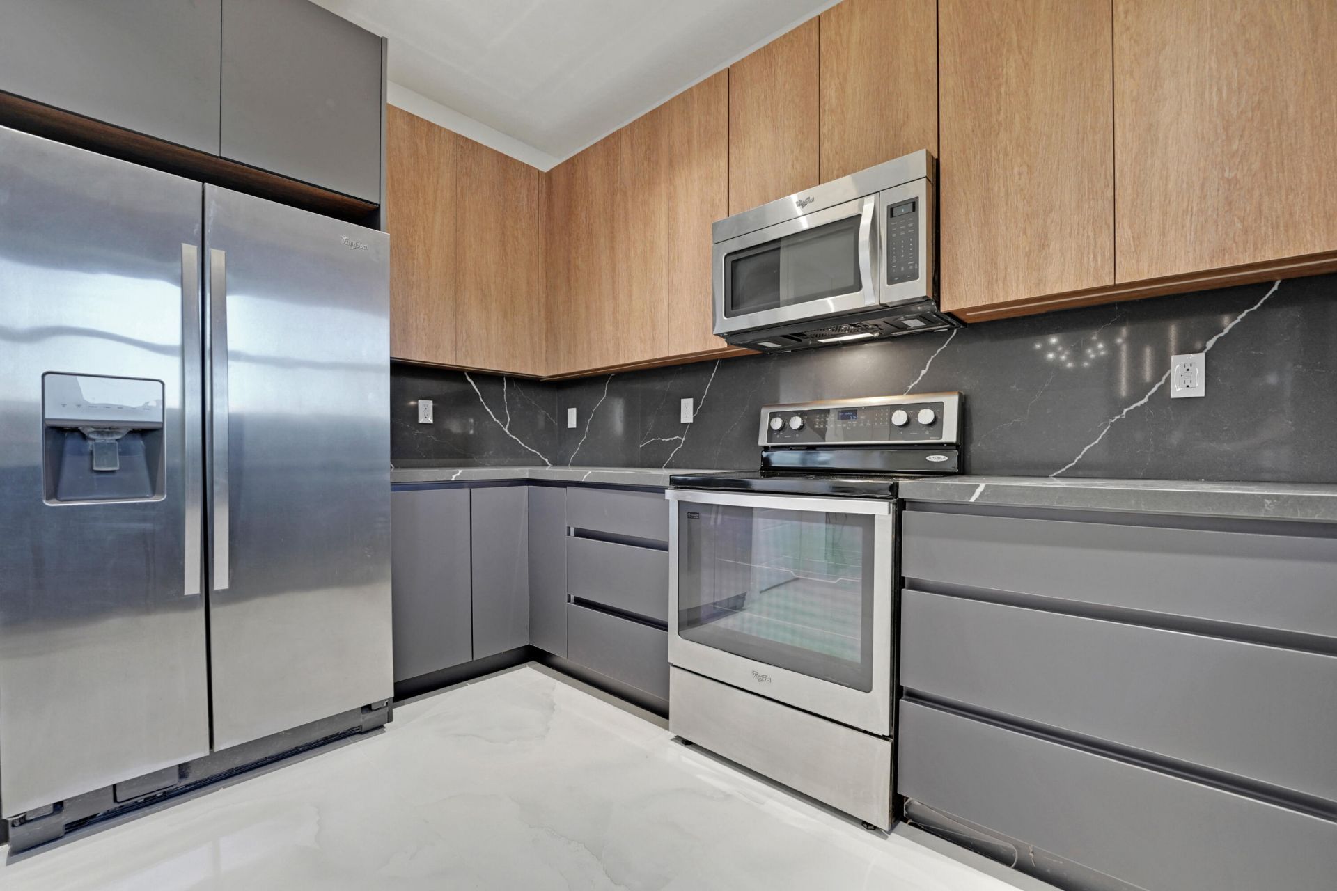 671 NE 191st Terrace, Miami, FL 33179 Photo