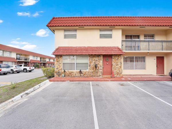 6679 SW 41st Court, Unit 1, Davie, FL 33314