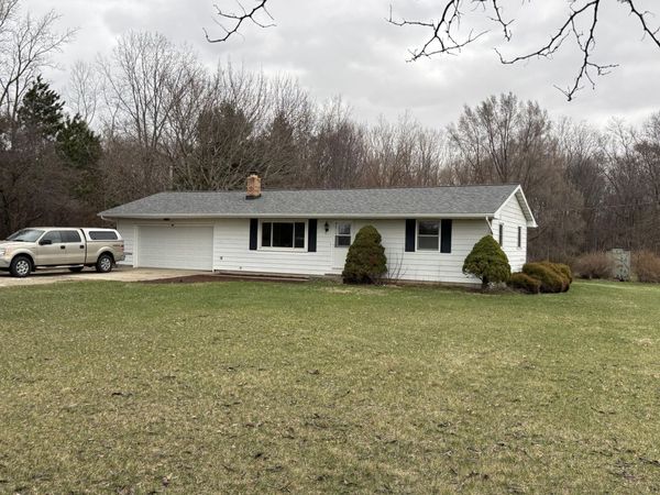 17932 Indian Prairie Road, White Pigeon, MI 49099