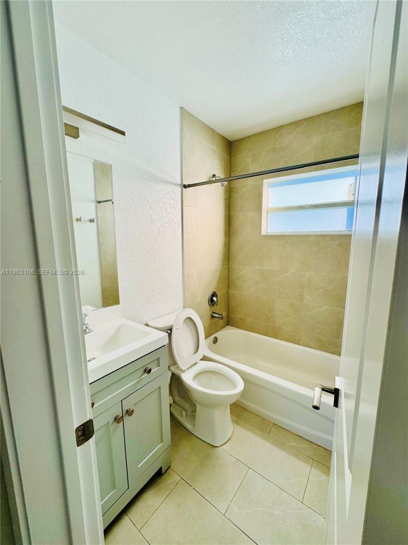 609 NW 2nd Ave , Unit 1, Hallandale Beach, FL 33009 Photo