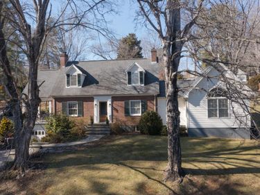 305 Overhill Dr , Lexington, VA 24450