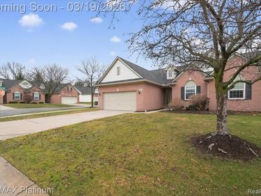 501 Snowfall Court, Genoa Twp, MI 48843