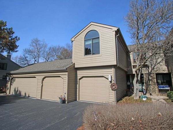 328 Indian Point, Unit 328, Lake Barrington, IL 60010