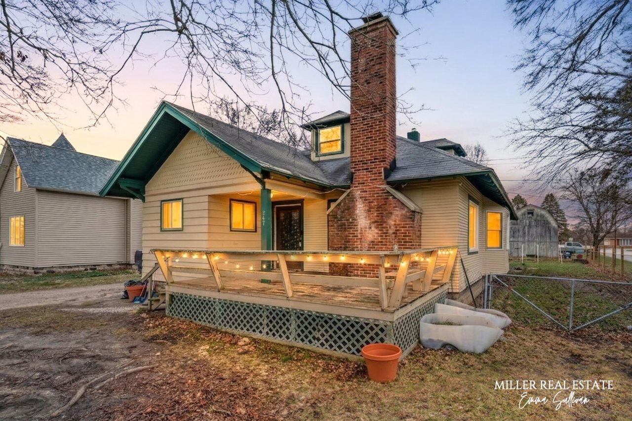 247 S Cressy Street, Freeport, MI 49325 Main Photo
