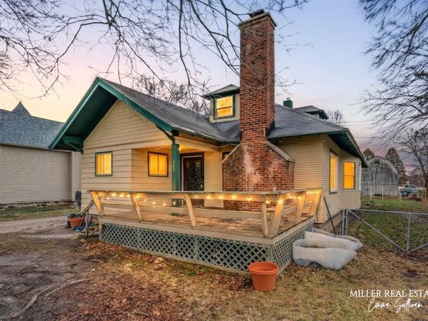 247 S Cressy Street, Freeport, MI 49325