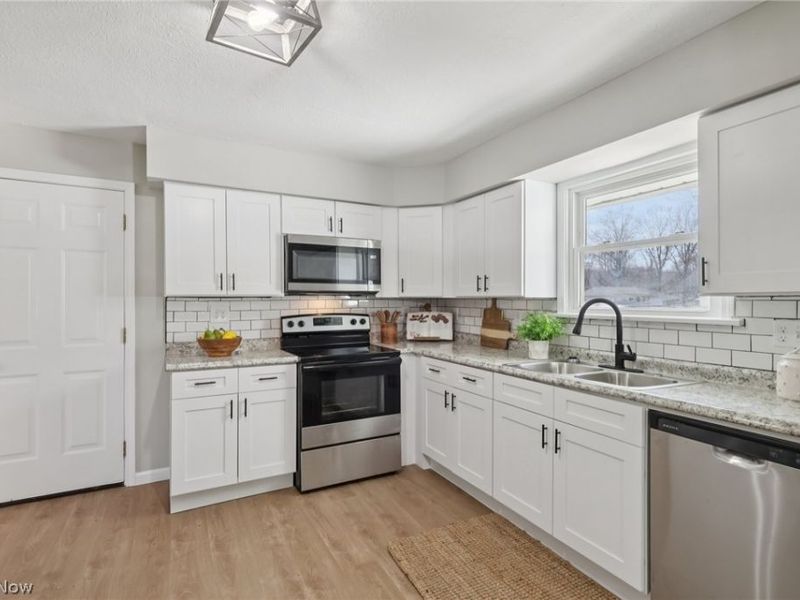 7412 Hopkins Road, Mentor, OH 44060 Photo 12