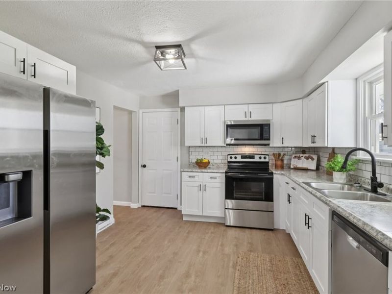 7412 Hopkins Road, Mentor, OH 44060 Photo 14