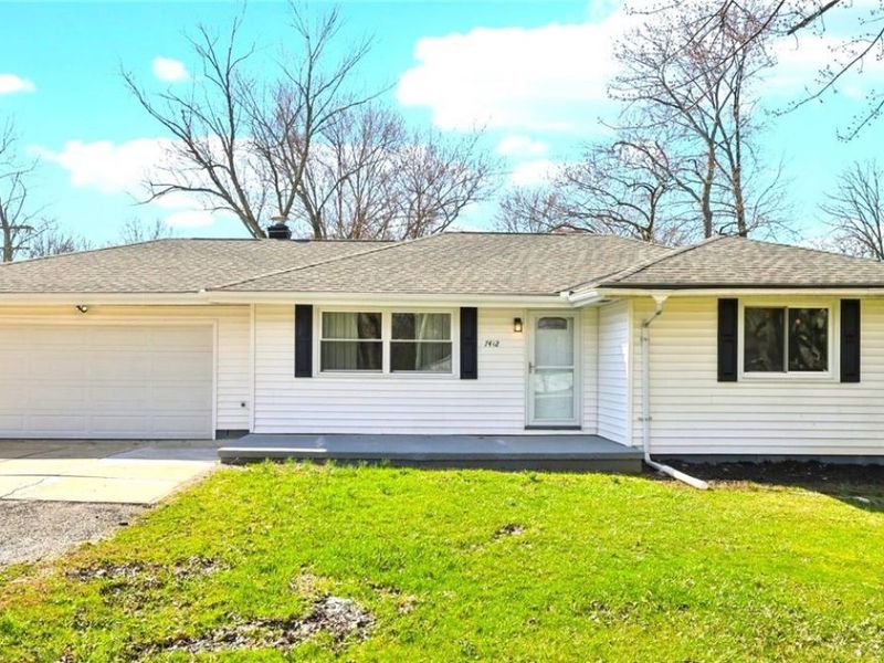 7412 Hopkins Road, Mentor, OH 44060 Photo 2