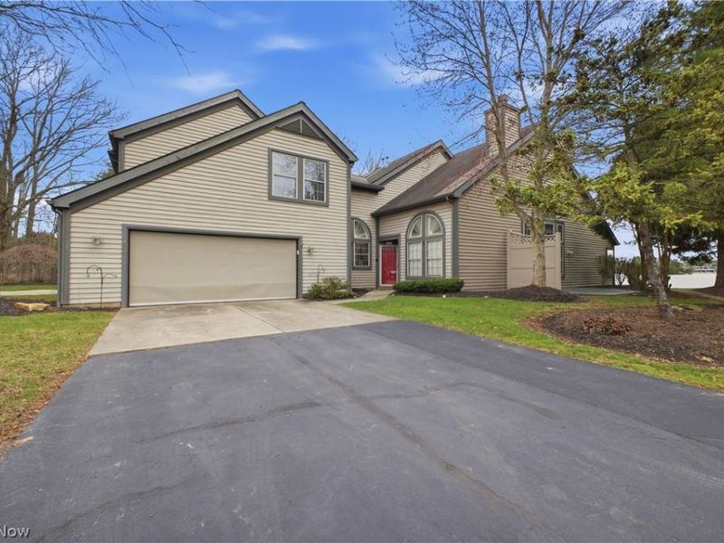 424 N Bayshore Drive, Unit 3, Columbiana, OH 44408 Photo 2