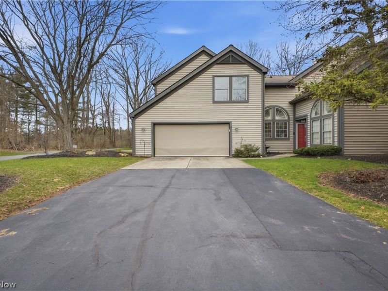 424 N Bayshore Drive, Unit 3, Columbiana, OH 44408 Photo 3