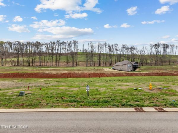 674 Black Bear Circle, Loudon, TN 37774