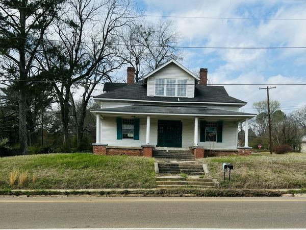 311 N Wells Street, Kosciusko, MS 39090