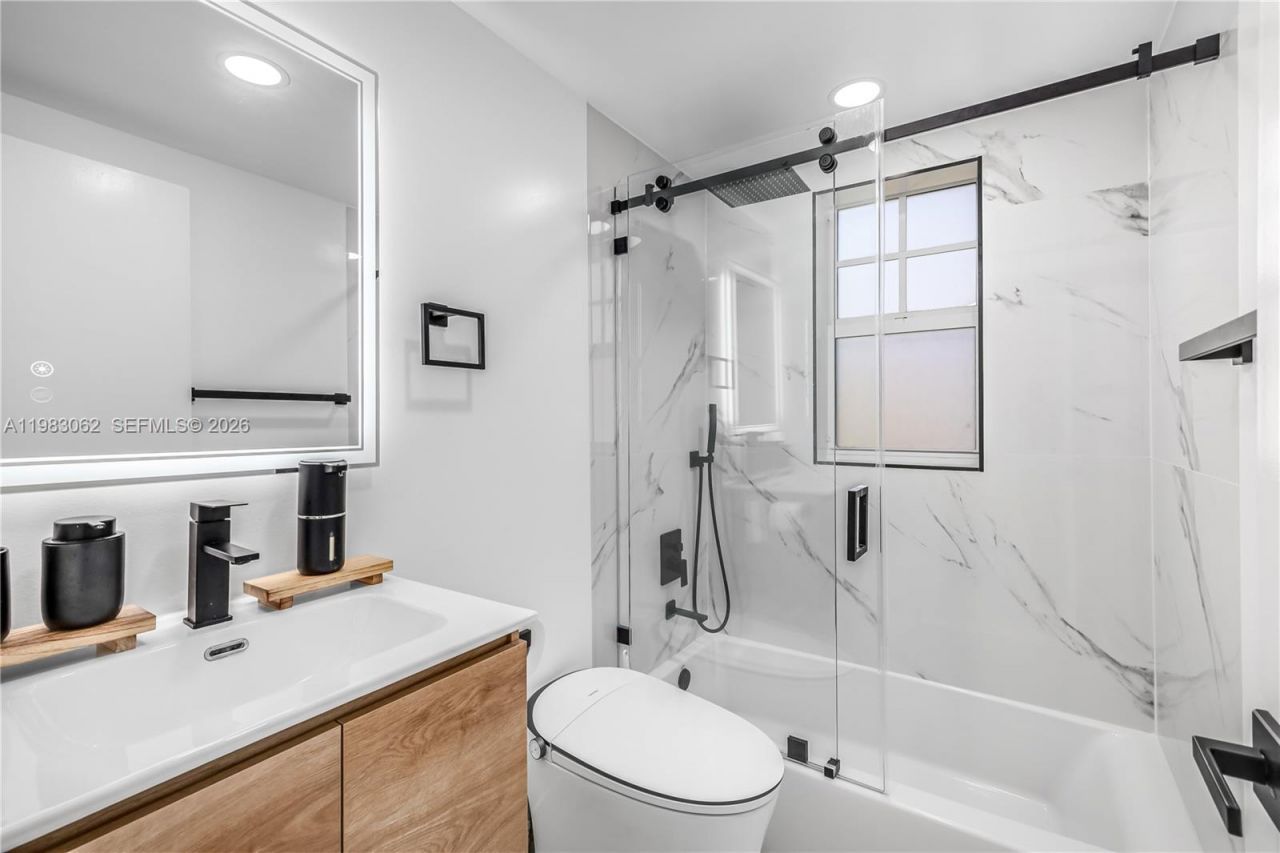 750 Pennsylvania Ave, Unit 6, Miami Beach, FL 33139 Photo