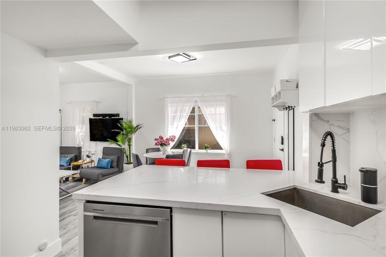 750 Pennsylvania Ave, Unit 6, Miami Beach, FL 33139 Photo