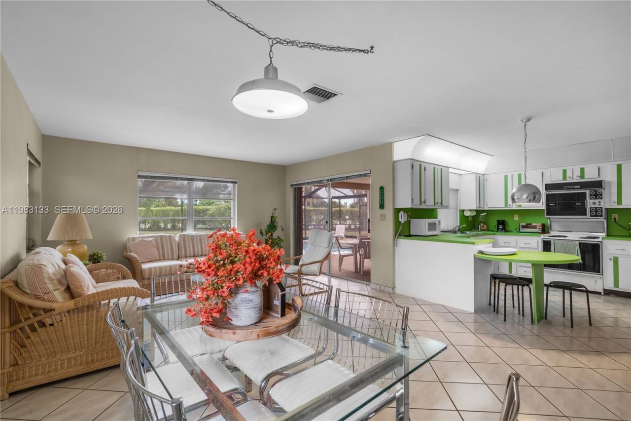 16623 Waters Edge Dr, Weston, FL 33326 Photo