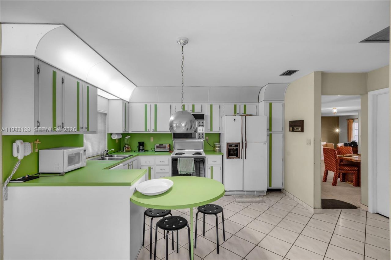 16623 Waters Edge Dr, Weston, FL 33326 Photo