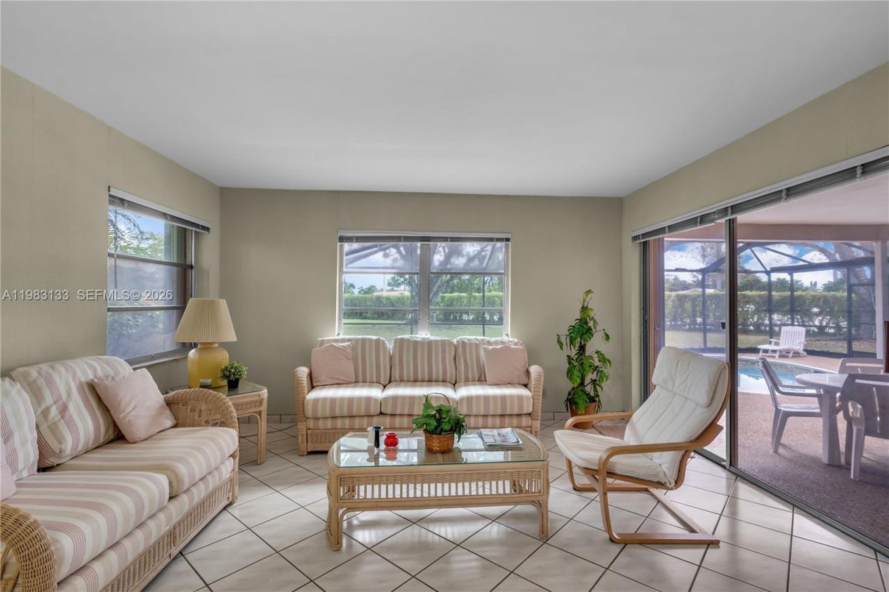 16623 Waters Edge Dr, Weston, FL 33326 Photo