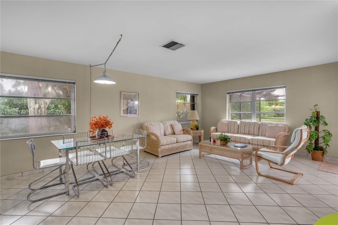 16623 Waters Edge Dr, Weston, FL 33326 Photo