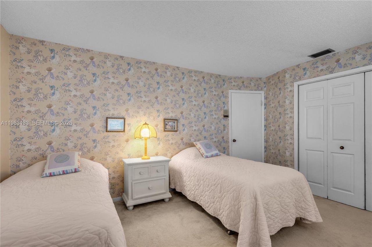 16623 Waters Edge Dr, Weston, FL 33326 Photo