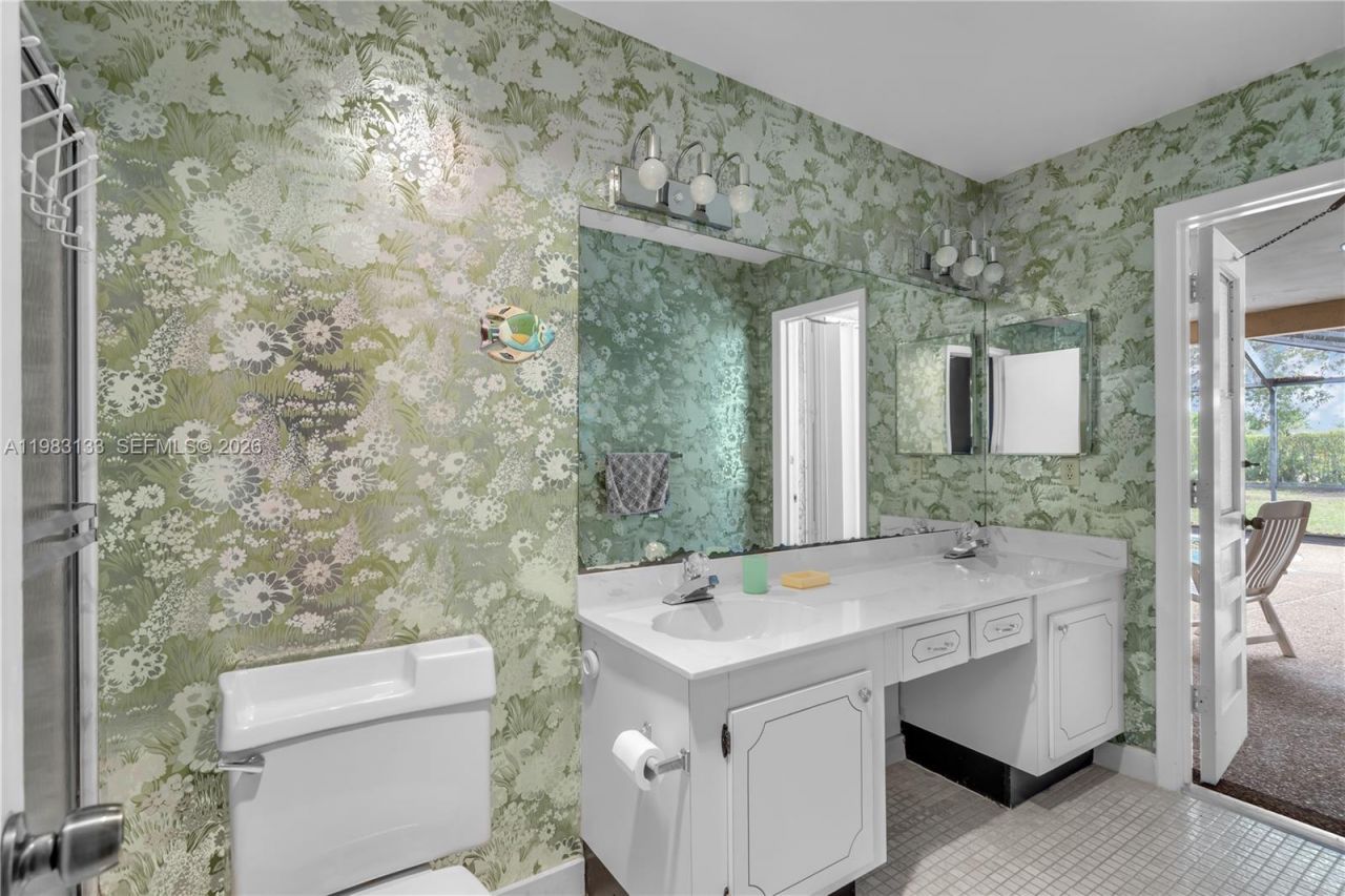 16623 Waters Edge Dr, Weston, FL 33326 Photo