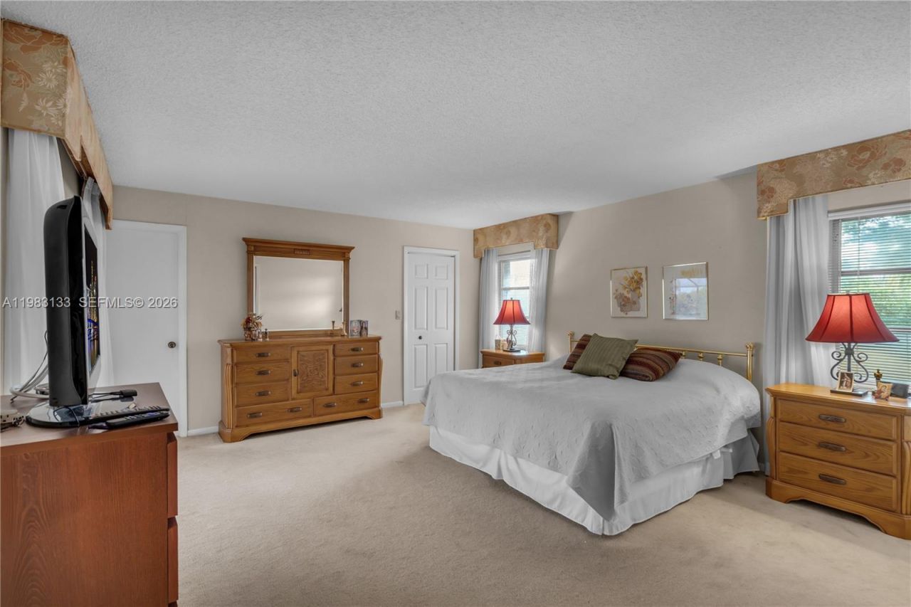 16623 Waters Edge Dr, Weston, FL 33326 Photo