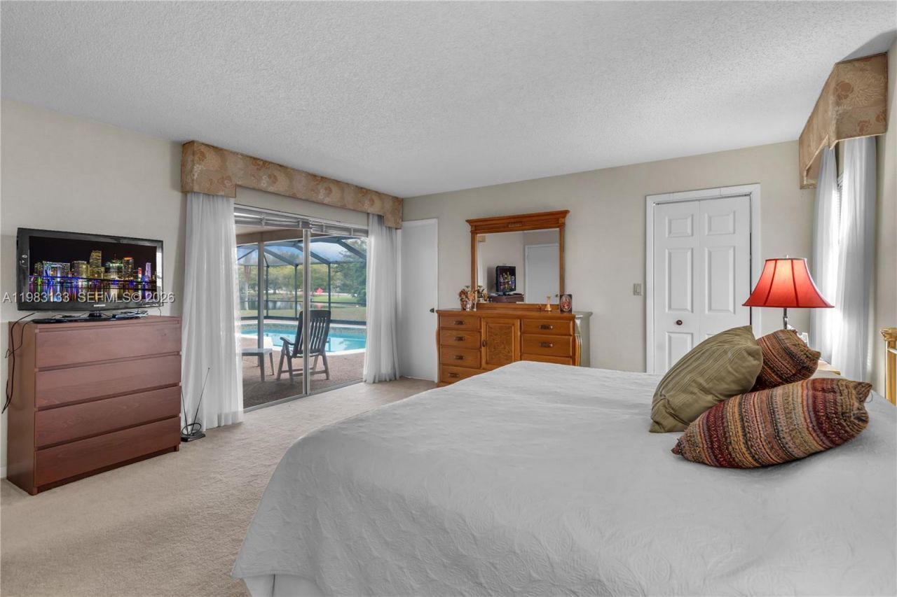 16623 Waters Edge Dr, Weston, FL 33326 Photo