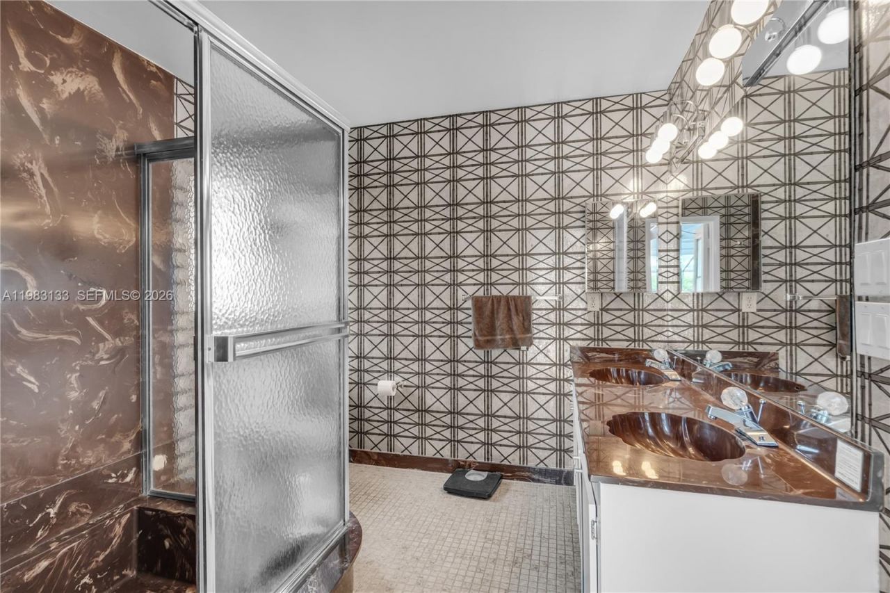 16623 Waters Edge Dr, Weston, FL 33326 Photo