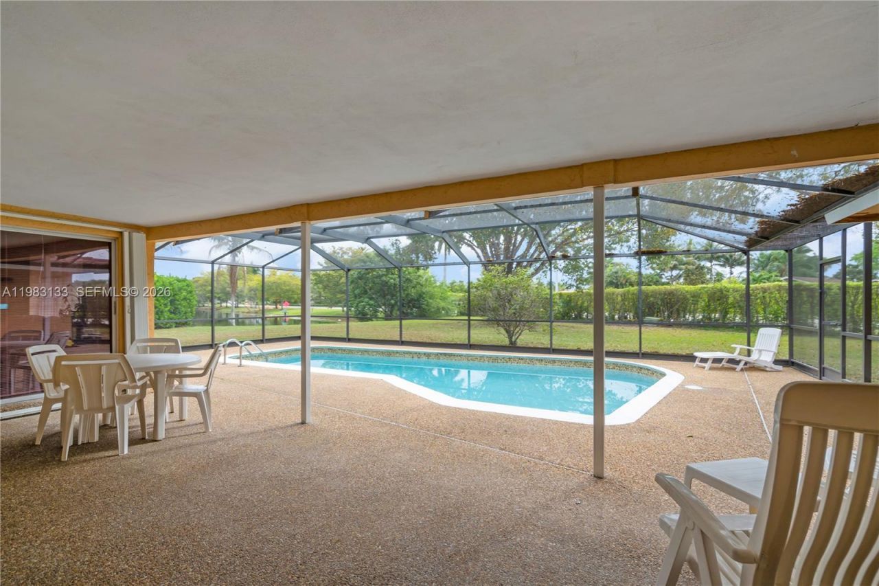 16623 Waters Edge Dr, Weston, FL 33326 Photo