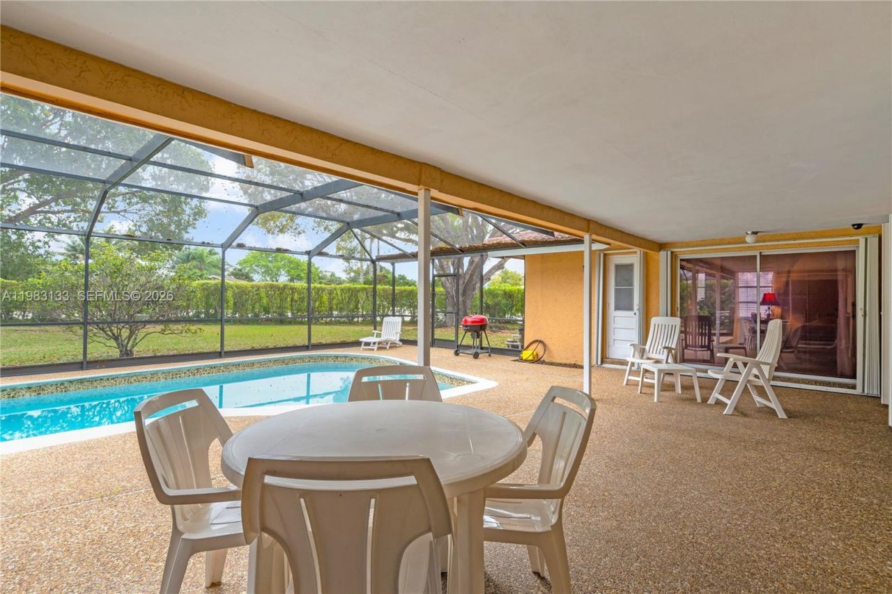 16623 Waters Edge Dr, Weston, FL 33326 Photo