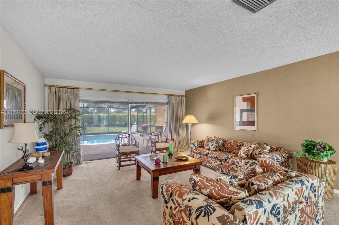 16623 Waters Edge Dr, Weston, FL 33326 Photo