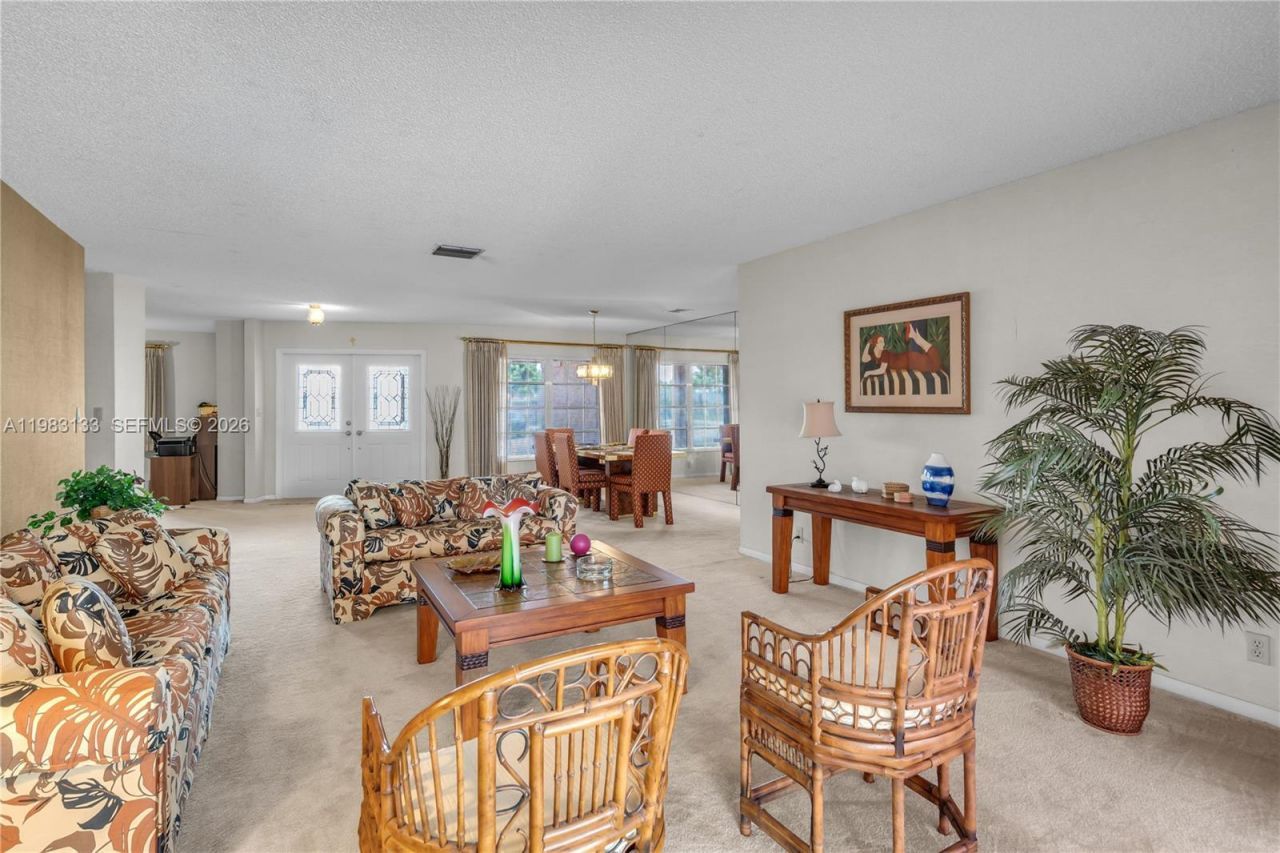 16623 Waters Edge Dr, Weston, FL 33326 Photo