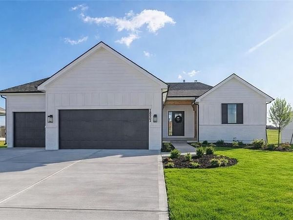 19317 Skyview Lane, Spring Hill, KS 66083