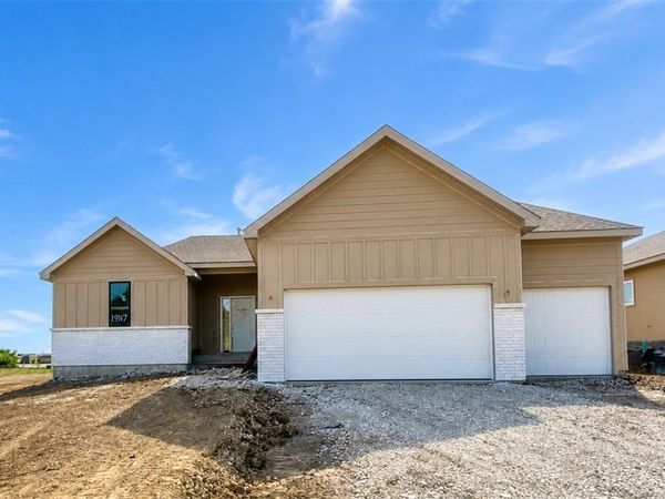19317 Skyview Lane, Spring Hill, KS 66083