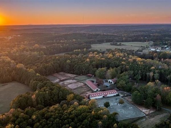 3055A Spring Hill Drive , Monroe, GA 30656