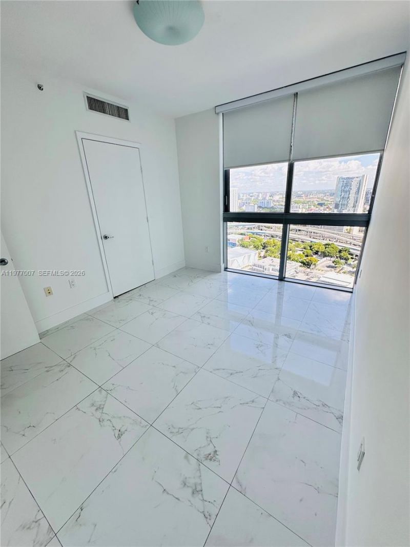 92 SW 3rd St, Unit 3105, Miami, FL 33130 Photo